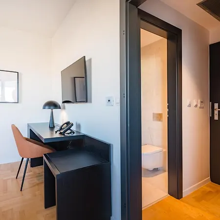 Ξενοδοχείο Miramare 4*